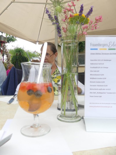 selbst gemachte Sommer-Bowle