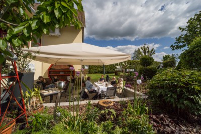 Frauenbergers Erlebnisküche mit Sommerterrasse und Kräutergarten in Ebenheim Thüringen