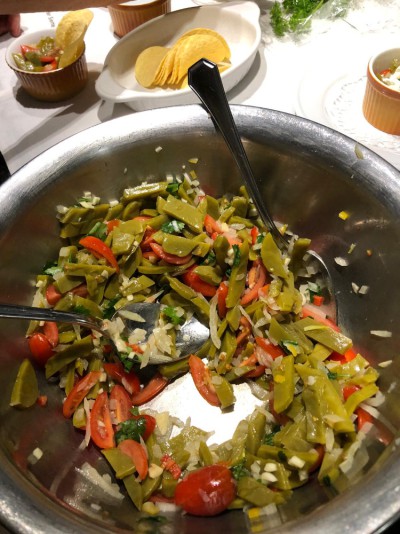 Kaktussalat ist keine stachelige, jedoch eine sehr leckere Speise Kaktussalat ist keine stachelige, jedoch eine sehr leckere Speise